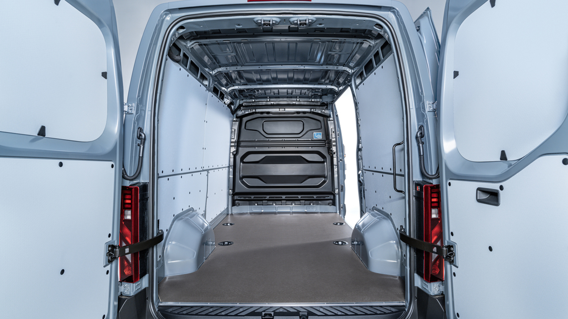 image_Nissan Interstar PK Final High 108